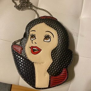 Snow White Danielle Nicole Disney Crossbody Bag